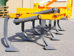 cultivateur à ressorts 215cm pour tracteur préparation de la terre mod de 215 9 v