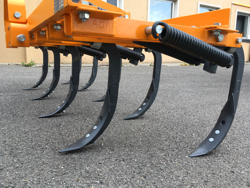 cultivateur à ressorts 215cm pour tracteur préparation de la terre mod de 215 9 v
