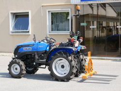 lève palettes 300kg pour attelage 3 points tracteur mod d 300