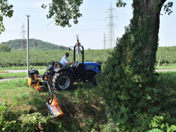 epareuse hydraulique pour tracteur avec broyeur ou taille haie mod airone 60