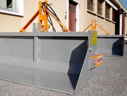 godet pour tracteur 2 mètres avec vérin hydraulique pour tracteur mod pri 200 h