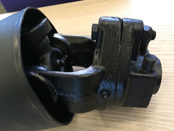cat 8 1300 boulon