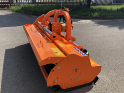 broyeur à marteaux déportable lourd pour tracteur mod toro 240