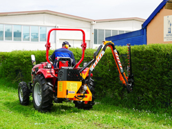 epareuse hydraulique pour tracteur avec broyeur ou taille haie mod airone 180 tr
