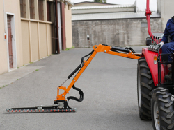 epareuse hydraulique pour tracteur avec broyeur ou taille haie mod airone 160 tr