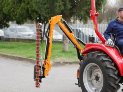 epareuse hydraulique pour tracteur avec broyeur ou taille haie mod airone 160 tr