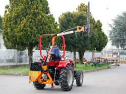 epareuse hydraulique pour tracteur avec broyeur ou taille haie mod airone 160 tr