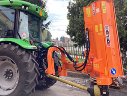 broyeur d accotement latéral alce 220 à marteaux pour tracteur