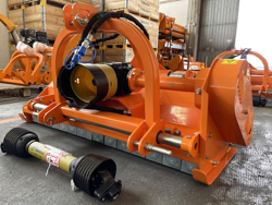 broyeur à marteaux pour tracteur fruitier mod jaguar 150