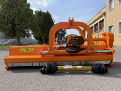 broyeur à marteaux déportable hydraulique pour tracteur mod grizzly 200