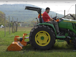 broyeur à marteaux fléaux lynx sp140 déportable pour verger et sarments