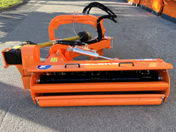 broyeur d accotement latéral dragon 200 à marteaux pour tracteur