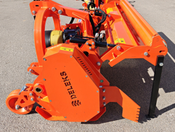 broyeur à marteaux déportable lourd pour tracteur mod gorilla 180