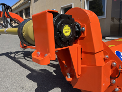 broyeur d accotement giraffa130 pour tracteur fruitier deleks