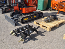 tarriere mini pelle 1 tonne s100 s30