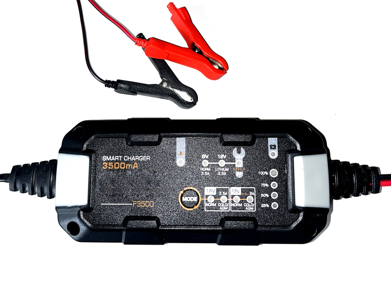 Chargeur Maintien Batterie Voiture/Moto 12V 4A Intelligent - Écran LED, Protections Multiples