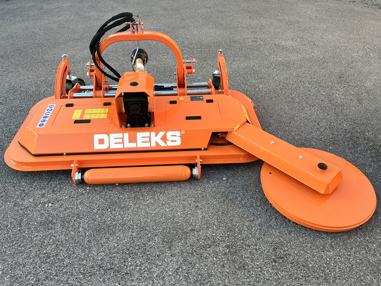 Tondeuse porte pour tracteur, dportable, avec disque inter-ranges Tondeuse porte pour tracteur, dportable, avec disque inter-ranges