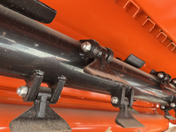 broyeur à marteaux déportable hydraulique pour tracteur mod grizzly 200 reconditionne 88